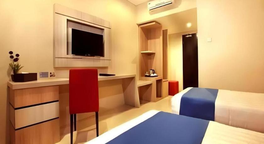 Asoka Luxury Hotel Bandar Lampung Exterior foto