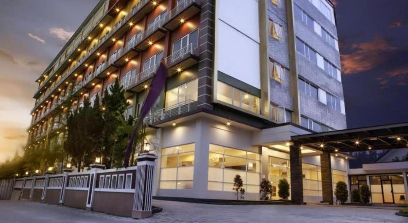 Asoka Luxury Hotel Bandar Lampung Exterior foto